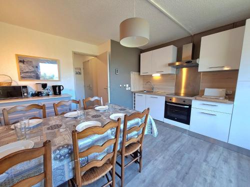 Duplex moderne aux Deux Alpes avec vue montagnes et balcon, parking inclus