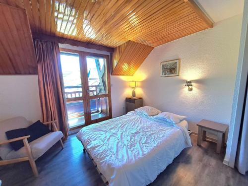 Duplex moderne aux Deux Alpes avec vue montagnes et balcon, parking inclus