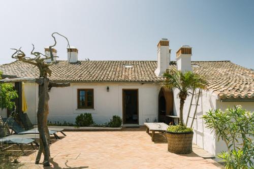 Monte D Sancho, 5 min away from Amoreira Beach
