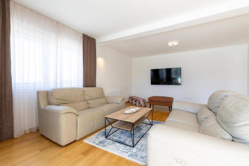 New Luxury Villa "Via"