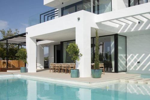 Villa Aria Contemporary Luxury in Paradise