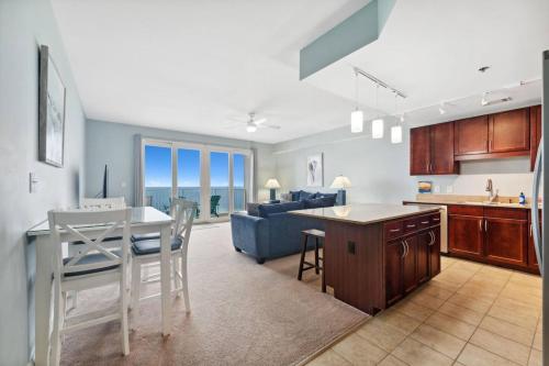 A Shore Thing at Laketown Wharf #1904 by Nautical Properties photo 55