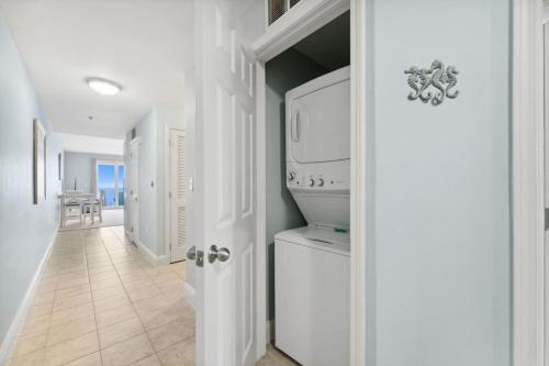 A Shore Thing at Laketown Wharf #1904 by Nautical Properties photo 67