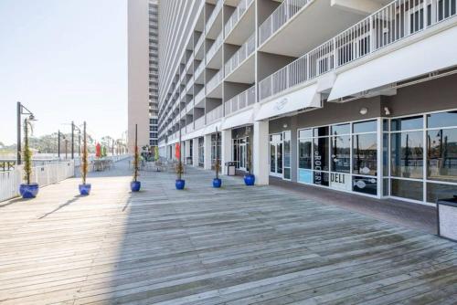 A Shore Thing at Laketown Wharf #1904 by Nautical Properties photo 84