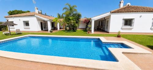 Andalusian holiday home 6 pax with community pool