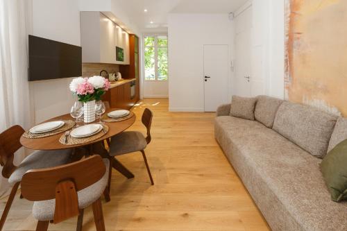 Cannes Croisette Renovated Luxury apartment
