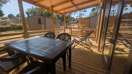 Mobilhome bord de plage camping les chênes