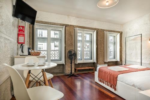 Largo das Flores Suites by Double Ninety Stays