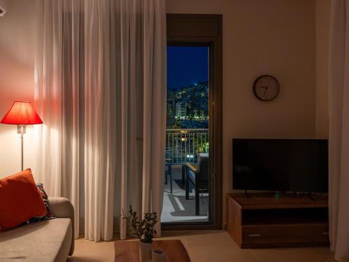 Zea Marina Living- Spacious Private Terrace, Piraeus