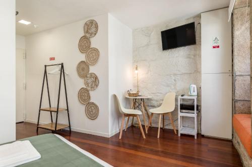 Largo das Flores Suites by Double Ninety Stays