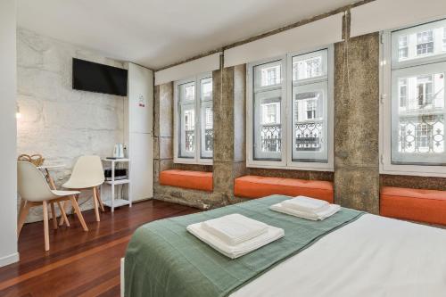 Largo das Flores Suites by Double Ninety Stays