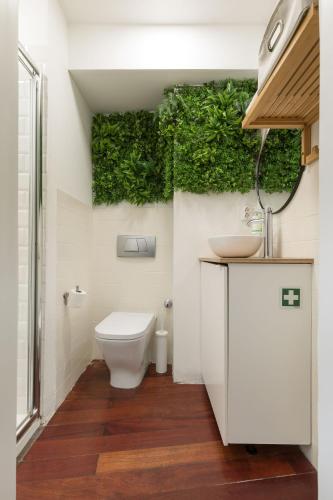 Largo das Flores Suites by Double Ninety Stays