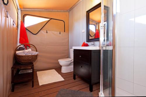 Gallery image of Squeakywindmill Boutique Tent B&B in Alice Springs