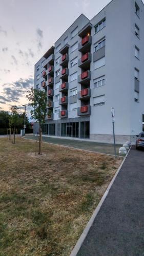 Apartman Zagreb Istok 22 - Privatni parking!