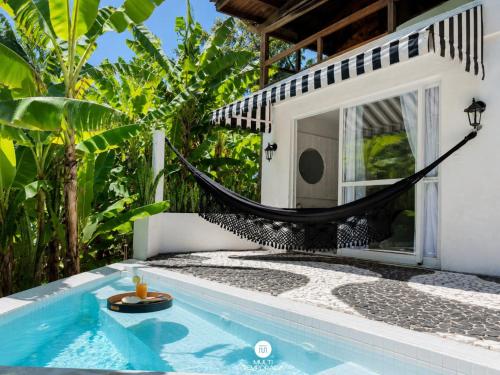 A piscina localizada em CasaIvan ou nos arredores