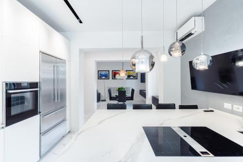 Macan Luxury Apartment photo 49