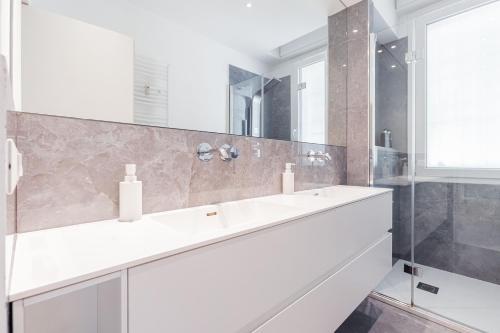 Macan Luxury Apartment photo 43