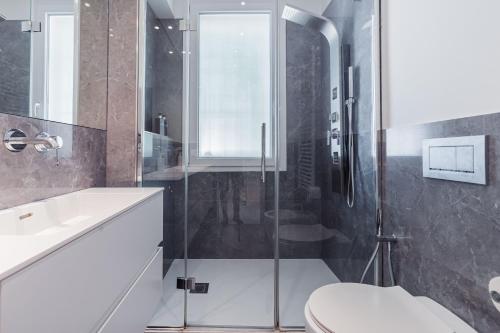 Macan Luxury Apartment photo 12
