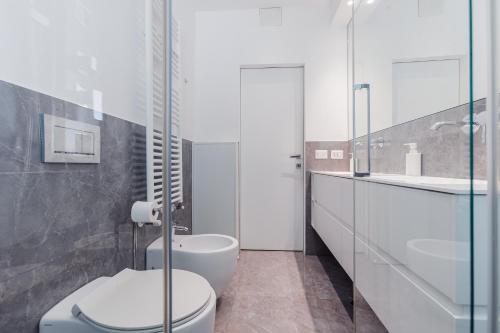 Macan Luxury Apartment photo 13