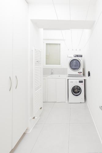 Macan Luxury Apartment photo 34