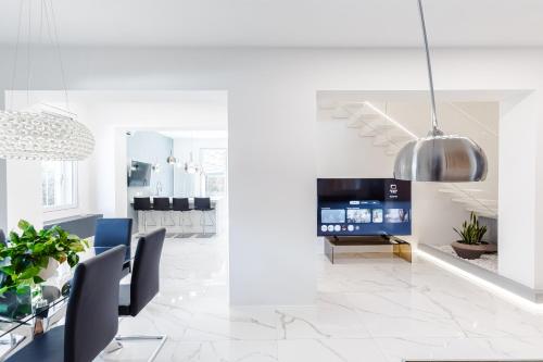 Macan Luxury Apartment photo 53