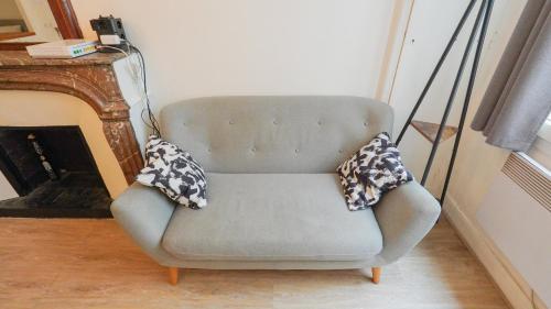 7 Historic Marais Studio near Bastille & metro