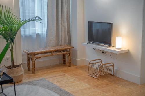 The Alluring - Central and Spacious 2 Bedroom
