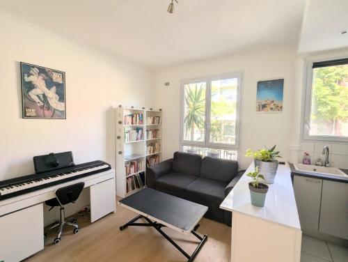 Renovated apartment, spacious and well located