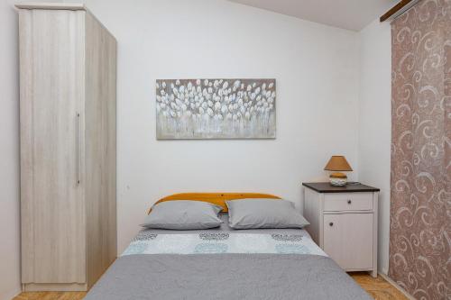 Apartments by the sea Rogoznica - 25832