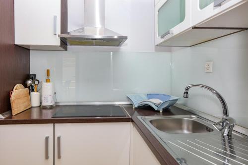 Apartments by the sea Rogoznica - 25832