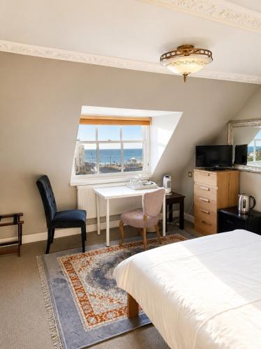 12A Regency Square photo 34