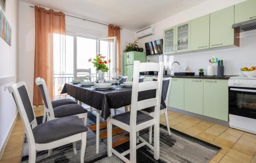 Pet Friendly Apartment In Novi Vinodolski