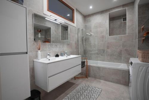 Superb 3 bedroom apartment - City center