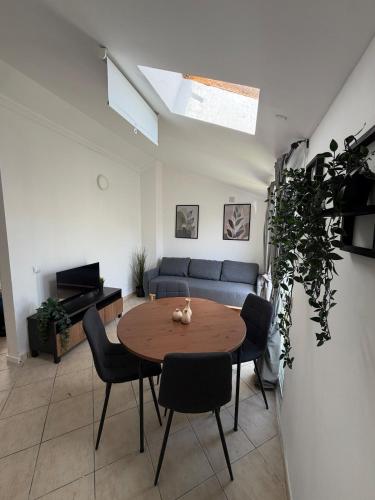Faro Central Home 5