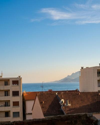 Charming, quiet 2-room apartment with balcony