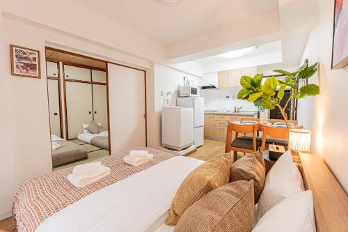 Tawaramachi Stay 2 minutes' walk from Tawaramachi Station and 10 minutes' walk from Asakusa Station