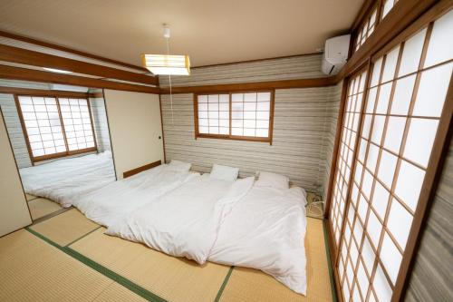 Shin-Osaka Spacious Terrace House - Up to 12 Guests