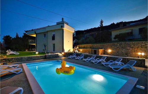 3 Bedroom Beautiful Apartment In Lovran