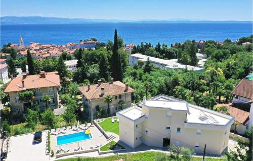 3 Bedroom Beautiful Apartment In Lovran