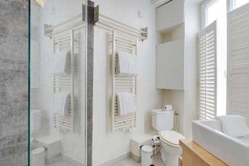 Spacious apartment 2BR 4P – République