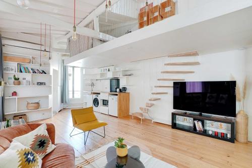 Spacious apartment 2BR 4P – République