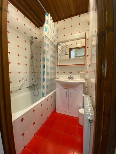 Walk to Morzine Studio Good Value