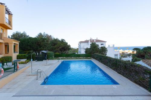 Amplio y cerca del mar Disponible Parking