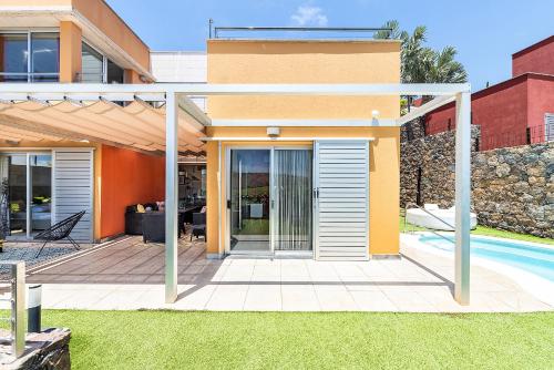 Villa Calma II by CanaryScape