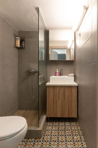 The City Vibe Stylish 3BR Balcony in Thesaloniki