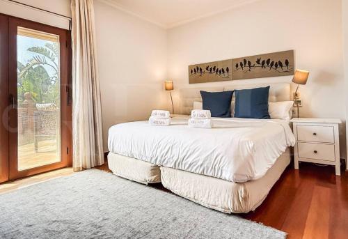 4 Double Bed villa with Pool and Cinema Room