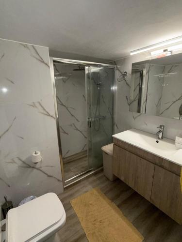Alexa Skg - 2 Bedroom Apartment