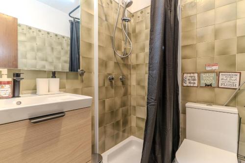 #417 Sunny 2BR Retreat Open Views Pateo
