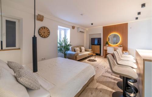 Stunning Home In Rab With Wifi