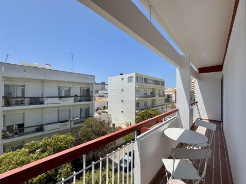 Faro Central 3 by Homing
